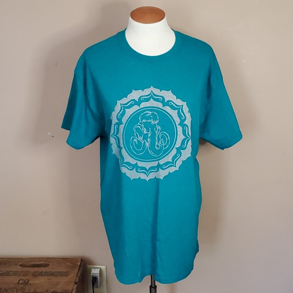 Gildan, Ice Age, Mammoth, tee size large
